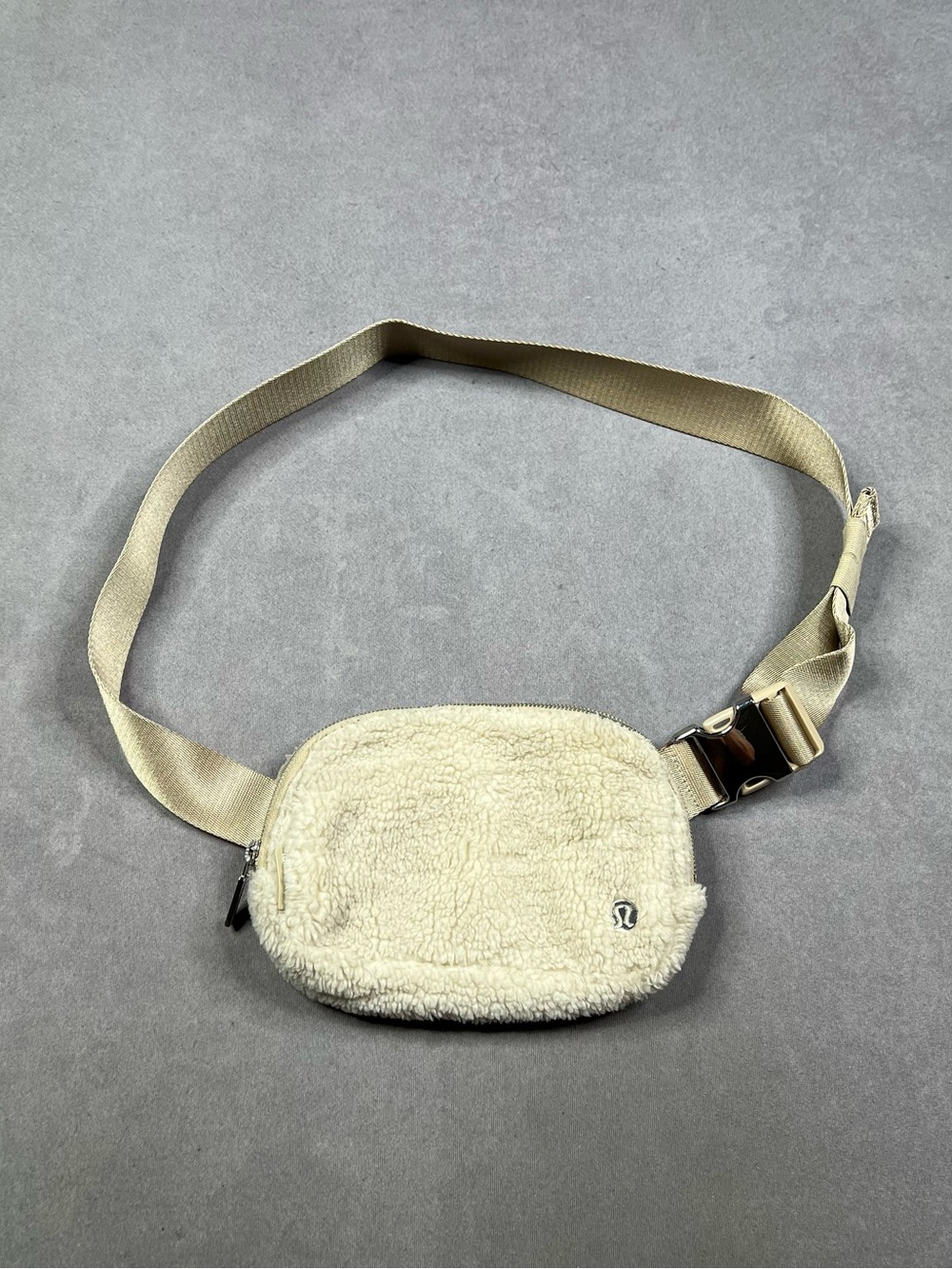 lululemon beige/cream Mesh Organizer Pouch Sherpa Shoulder Hip Bag